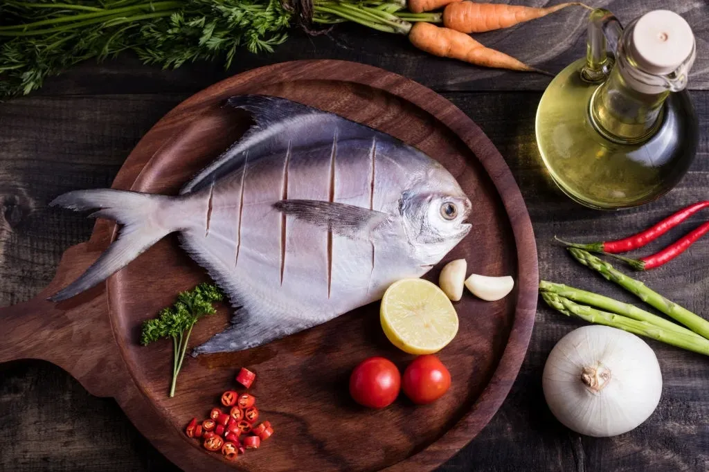 White Pomfret Medium - 500 Gms